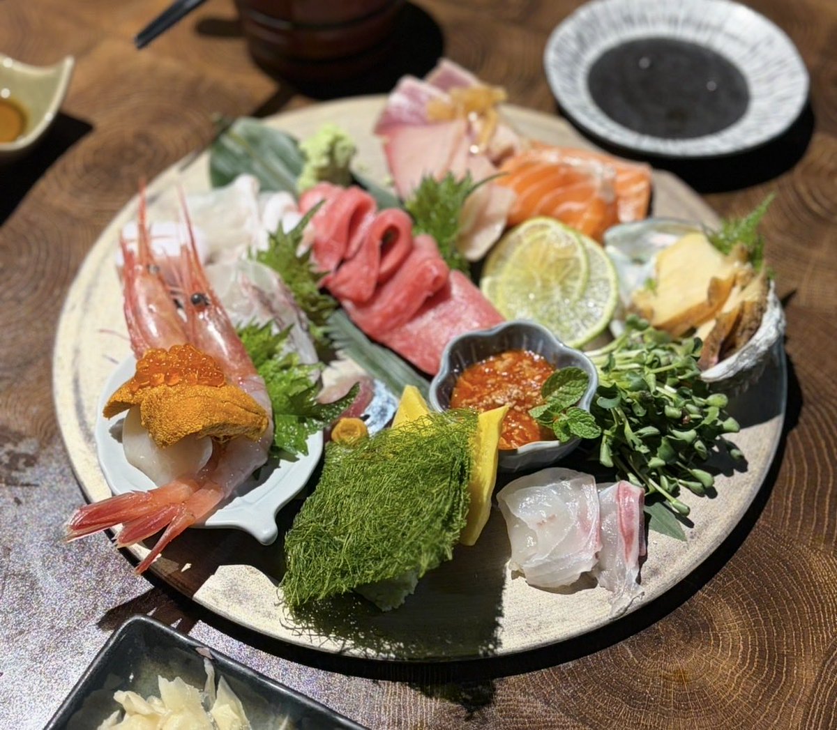 간만에 엄마랑 맛있는 거 먹고 효도 했다.