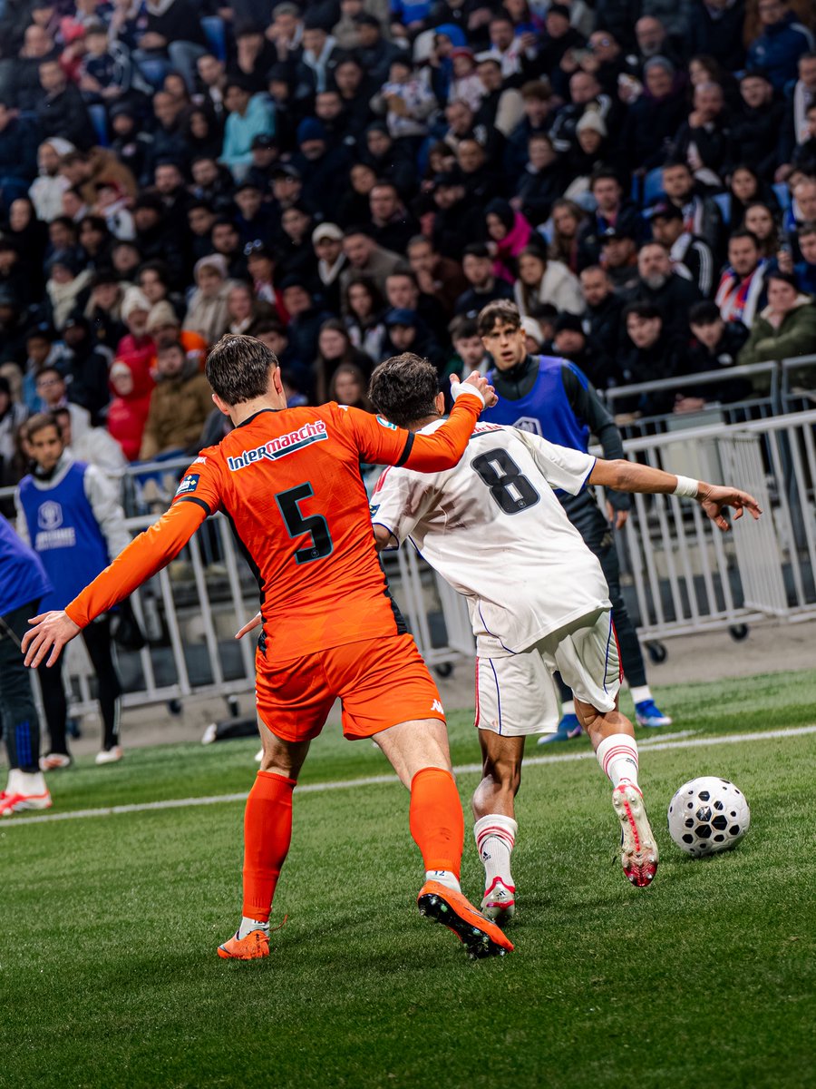 stadelavallois's tweet photo. « 𝑂𝑛 𝑦 𝑎 𝑐𝑟𝑢 𝑗𝑢𝑠𝑞𝑢’𝑎𝑢 𝑏𝑜𝑢𝑡 » 🗣️
Une solide performance à Lyon pour engranger de la confiance avant de repartir de l’avant… ⚡️
#OLLAVAL | #SouriezCestDuFootCestLaval https://t.co/JW5IzlgG9o
