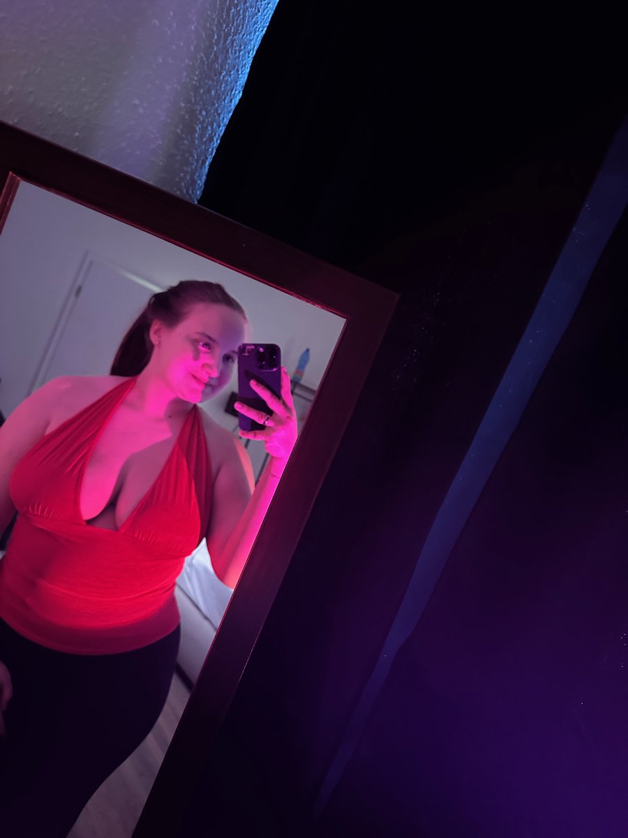 reedromy's tweet image. my ex said i’m too chubby for him 🧸