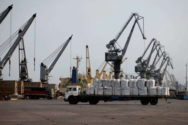 AzureCapital_'s tweet photo. 🌍 India and the U.S. Are Changing the Trade Game

After months of negotiations, India and the United States are finally moving toward a landmark trade deal 🇮🇳🤝🇺🇸. 

This isn’t just another headline, it’s a pact that could reshape commerce between two of the world’s largest economies.

Here’s the gist: the U.S. will cut tariffs on Indian goods to around 18%, making exports more competitive, while India will increase purchases of U.S. energy, aircraft, electronics, and defense goods. 

On top of that, India is signaling a shift away from some Russian oil imports, a major geopolitical pivot 🌐⚡.

Markets are already reacting. Indian equities climbed, the rupee strengthened, and exporters see a clearer path forward. U.S. producers gain a bigger partner for high-value goods, signaling confidence that trade, not tariffs, will drive growth 📈💼.

The deal isn’t just about numbers. It’s a message: cooperation wins, tensions ease, and both economies are betting that strategic partnerships beat protectionism.

This is one to watch, because when giants move together, the ripples are global 🌊✨

#India #USTradeDeal #GlobalEconomy #Trade #Tariffs #Markets #Investing #Exports #Macro #Finance