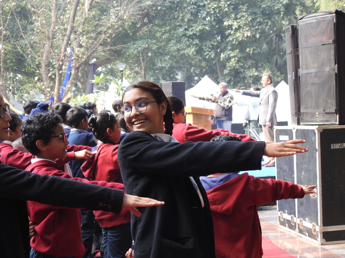 EIACPIndia's tweet photo. During the Peacock event, Mission LiFE pledge, exhibition on peacocks, biodiversity and conservation, short films on Mission LiFE and peacock ecology, Quizzes, origami, and poster-making competitions for school students were organized. https://t.co/hkZdG9beNB