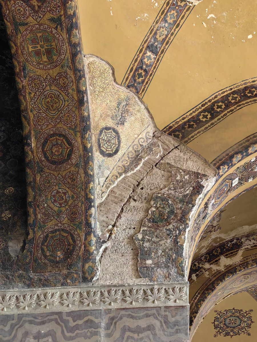 The Hidden Face of Istanbul tweet media