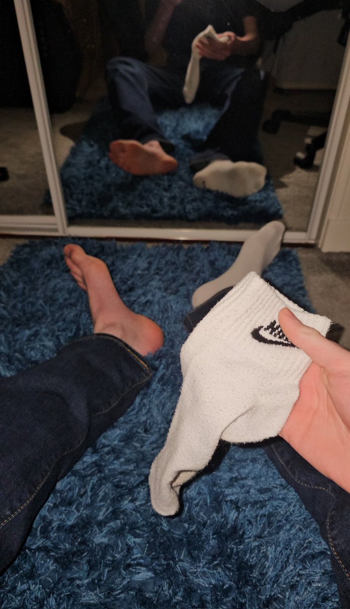 MrSoftSkin_'s tweet photo. On, or off?
#whitesocks https://t.co/aI3XfOPkg0