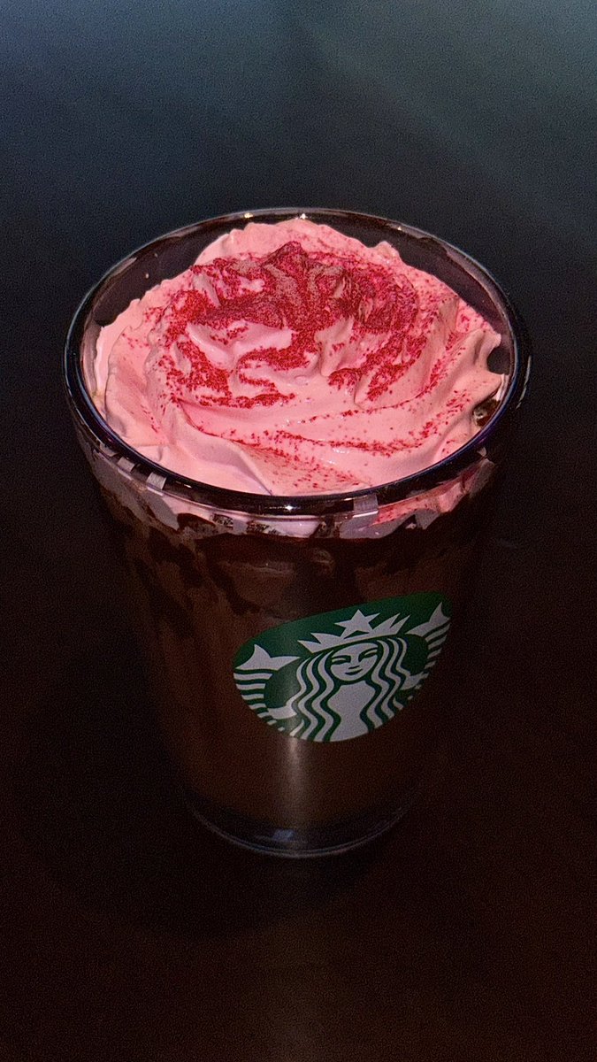 wertvoll0's tweet image. 스벅 신메뉴 붉은 로즈 초콜릿 넘 예뿌게 생겼어🌹💞🪽