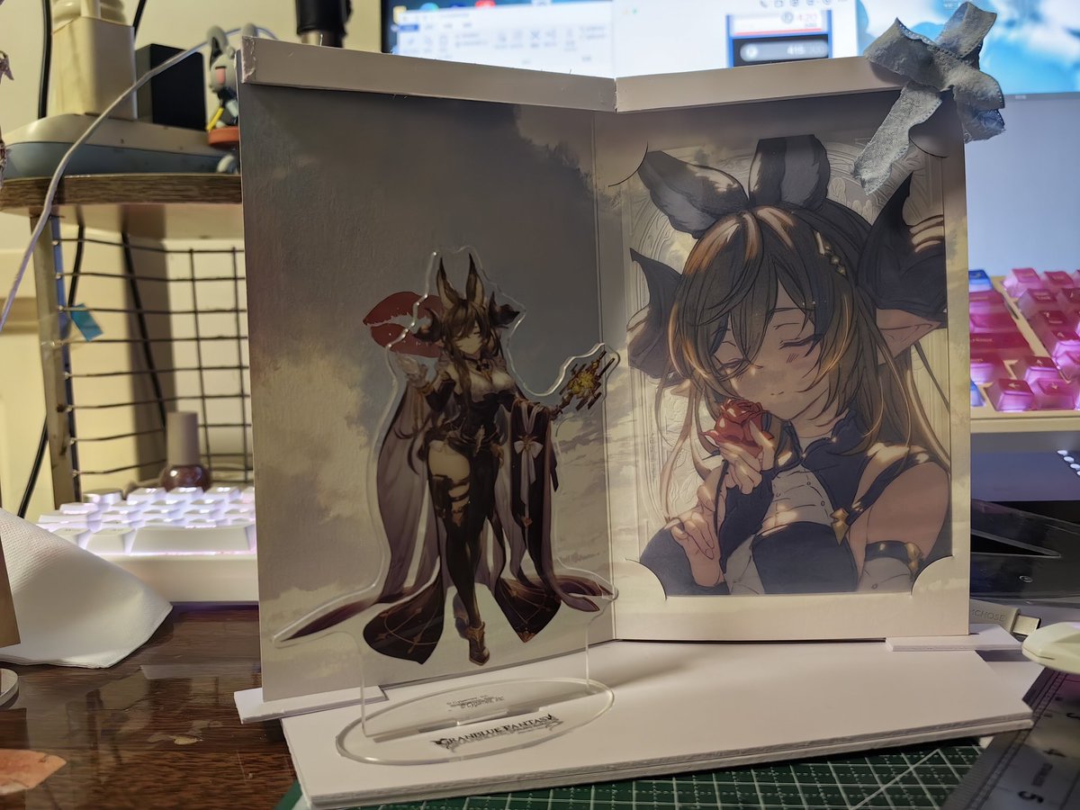 うちが作ったクソブスデコレだ！
右上のリボンダサすぎてﾜﾛ