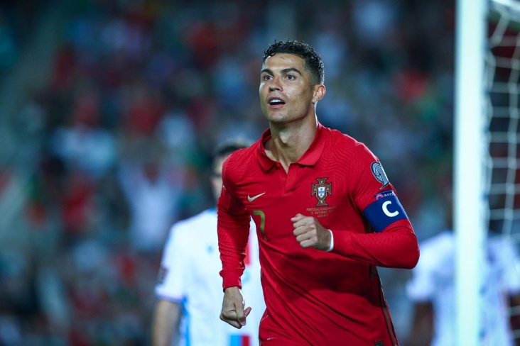 Криштиану Роналду 41-сола шуд

varzishtv.tj/tj/news/krisht…