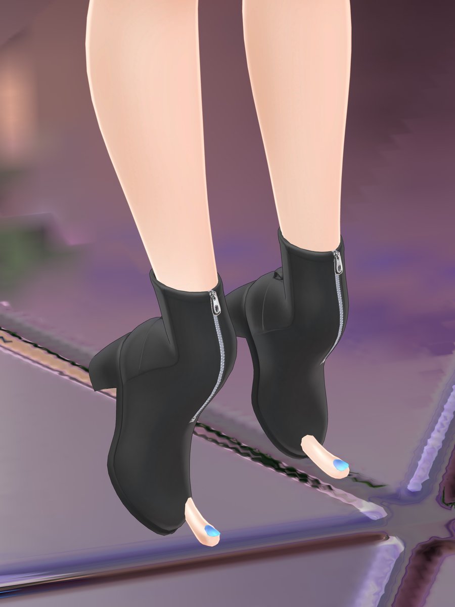 eas_vr's tweet photo. It think these toes would get you demonetized on Youtube ( ≖‿ ≖ )  #VRChat https://t.co/u1twkQIWWV