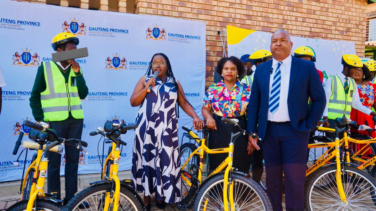 GPDRT_'s tweet photo. #GPBackToSchool | MEC Kedibone Diale-Tlabela led a high-visibility Back-to-School Scholar Transport Safety Campaign at Phahama Secondary School, Mohlakeng (Randfontein).

The programme included tree planting, road safety awareness, and the donation of bicycles through the Shova Kalula programme to support safe and dignified learner mobility. 

Engagements were also held with school leadership on future projects, including opportunities for learners interested in engineering careers.

Children’s lives are not negotiable. E thoma ka wena!

#GrowingGautengTogether #GautengGoesBackToSchool oSchool