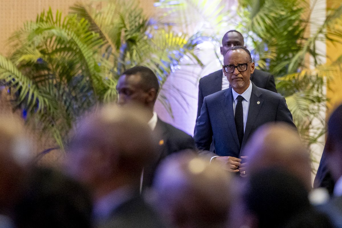 leresultat's tweet photo. Face aux menaces de sanctions, Paul Kagame réagit : « Au lieu d'être étouffé par toutes ces menaces, je serai étouffé en étant provocateur et en vous disant d'aller en enfer ». https://t.co/eM3NdeNQC1