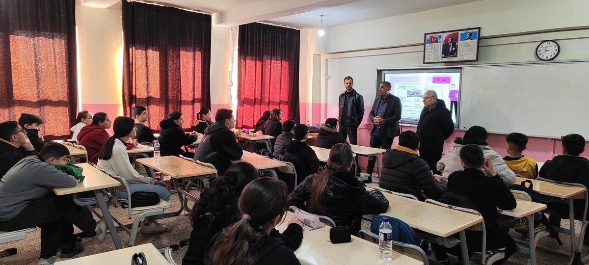 SehitVelit's tweet photo. İlçemiz Şube Müdürü Sayın Abdulbaki TEK, okulumuzu ziyaret ederek yürüttüğümüz çalışmaları yerinde incelemiş, bizleri onurlandırmıştır.
Eğitime verdikleri kıymetli destek ve nazik ziyaretlerinden dolayı kendilerine teşekkür eder, saygılarımızı sunarız.@midyatilcemem @abdubakitek https://t.co/iM65zVWRQu