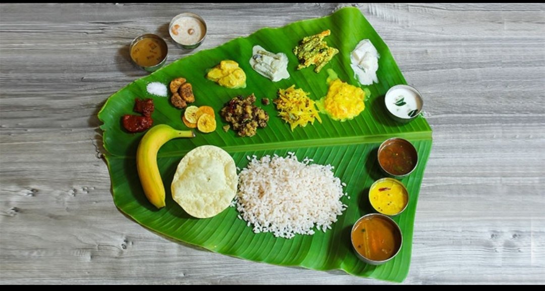 क्या आपने कभी सोचा कि जिस हिल स्टेशन को लोग महंगा सपना मानते हैं वही जगह ट्रेन और बस से इतने कम पैसों में घूमी जा सकती है?

ज़्यादातर लोग मुन्नार का नाम सुनते ही flight और taxi का हिसाब लगाने लगते हैं और budget वहीँ खत्म हो जाता है, लेकिन असली खेल तब शुरू होता है जब आप सही route