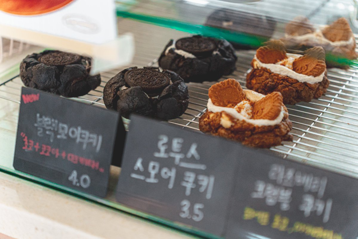 aRecluser's tweet photo. ☕️레이지앤비지(Lazy&amp;Busy)

맛있는 구움과자와 자연광이 쏟아지는 통창이 완벽
혼자만의 시간이 필요할 때 찾게 되는 카페

📍주소
전라북도 전주시 덕진구 금암동 1571-6 https://t.co/rxnzudyixb