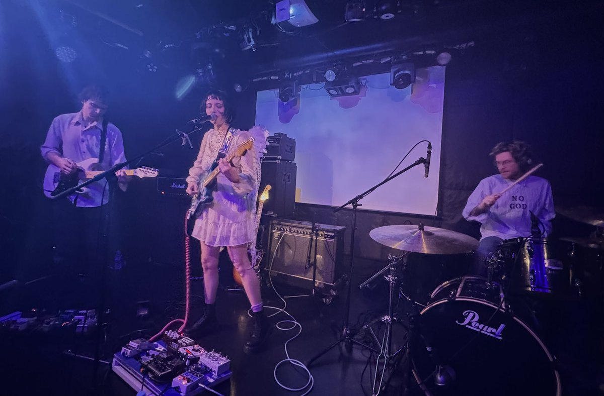 noname_records_'s tweet photo. Samira Winter 来日ライブ 新宿SPACE セトリ
#samirawinter #winter #setlist
ボストン ドリーム, シューゲイザーSSWサミラ ウィンター初来日ライブは65分16曲 https://t.co/XaAgcgxNfa