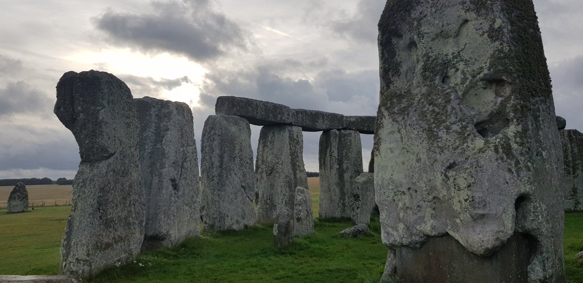 Sunrise at Stonehenge today (5th February) was at 7.38am, sunset is at 5.04pm 🌦