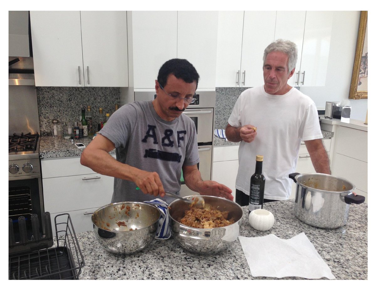KetoedSaudi's tweet photo. أبستين وهو متعجّب من مهارات سليطين 😏 https://t.co/Hppt25QE0w