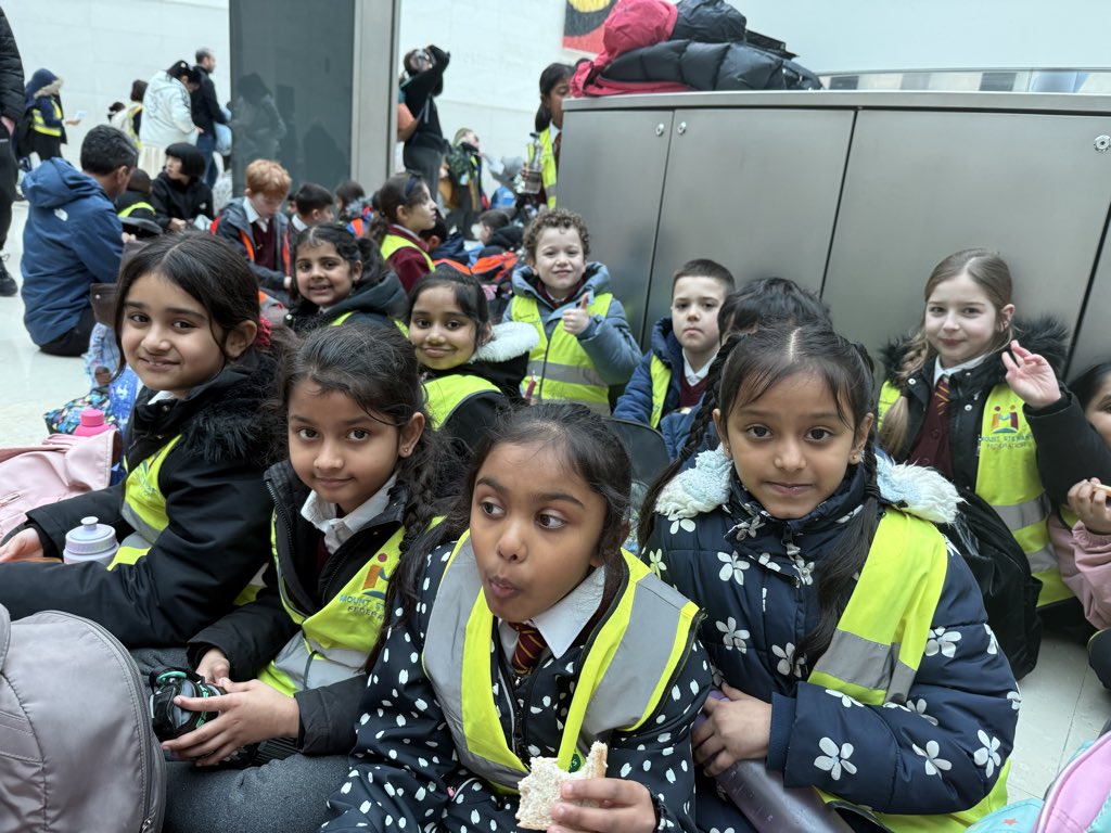 MountStewartSch's tweet photo. Year 3 enjoying lunch in a busy museum. #tmssyear3 #tmsshistory https://t.co/xR5wZe7q8w