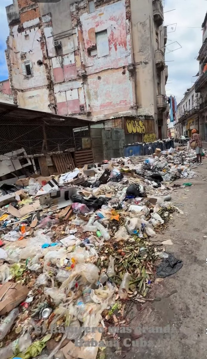 CPLDBCN's tweet photo. @GHNordelo5 #Cuba Palpable el modelo repartidor de miseria, parasitario Castrista, que no funciona para el pueblo cubano. #AbajoLaDictaduraCastrista #AbajoLaDictadura #fakecubans https://t.co/utdWlhz1ZS