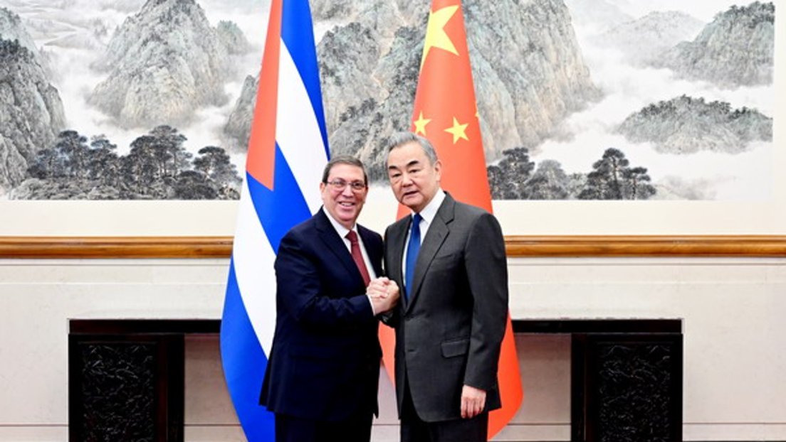 China se opone a la injerencia externa "injustificada" en los asuntos de Cuba - RT actualidad.rt.com/actualidad/585…