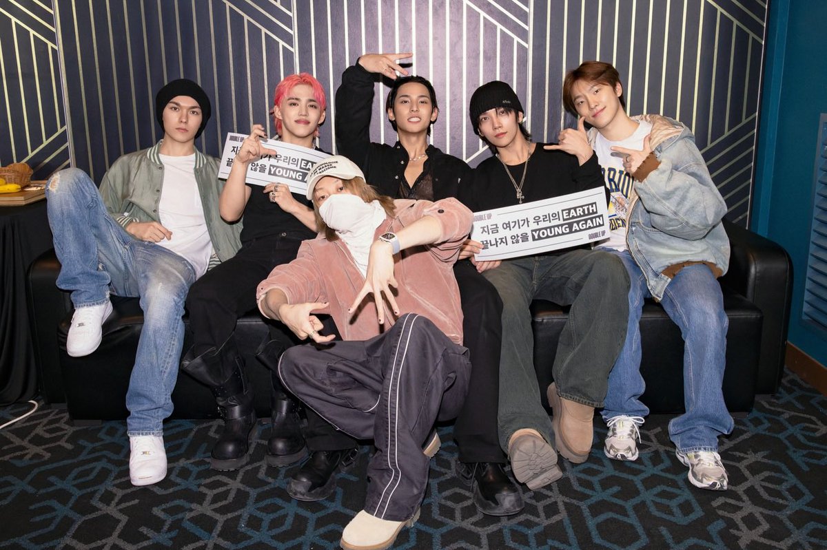 no one loves seventeen more than seventeen