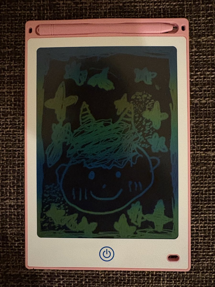 komoringostar's tweet photo. こどもの絵ってさ、なんか良いよね https://t.co/VCpoXwBfYX