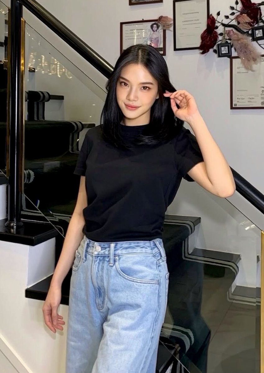 พิเฌอเสื้อยืดเกงยีนส์ 🫵🏻🖤 เห็นชอบค่ะ ~