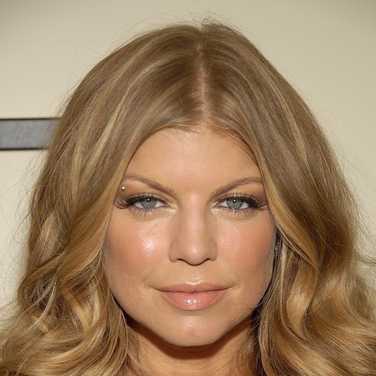 iheartfergie's tweet photo. #Fergie at the 50th annual #Grammy awards held at the #StaplesCenter on February 10, 2008 in #LosAngeles, #California. https://t.co/ZOM8hqQ664