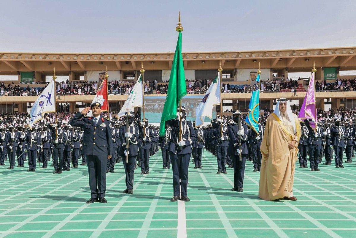 KSA_KFSC's tweet image. جانب من حفل تخريج الدفعة الـ (7) من الدورة التأهيلية للفرد الأساسي (نساء) بـ #كلية_الملك_فهد_الأمنية .