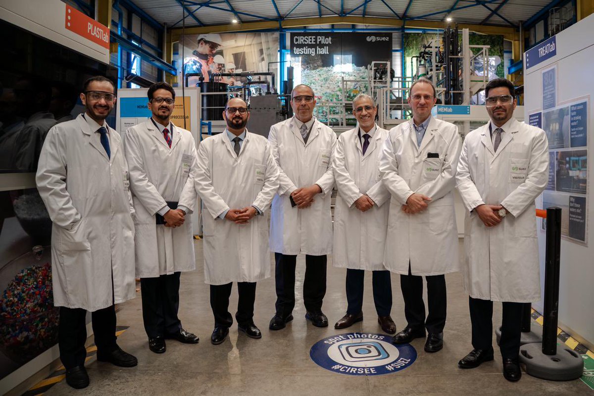 swa_gov's tweet photo. التقى معالي رئيس الهيئة السعودية للمياه والفريق المرافق بعدد من المؤسسات والشركات المشغِّلة لخدمات المياه في فرنسا، جرى خلالها الاطلاع على نموذج العمل في قطاع المياه الفرنسي، والاستفادة من التجارب العالمية في رفع كفاءة التشغيل وتعزيز استدامة وجودة الخدمات المقدمة للمستفيدين في المملكة.