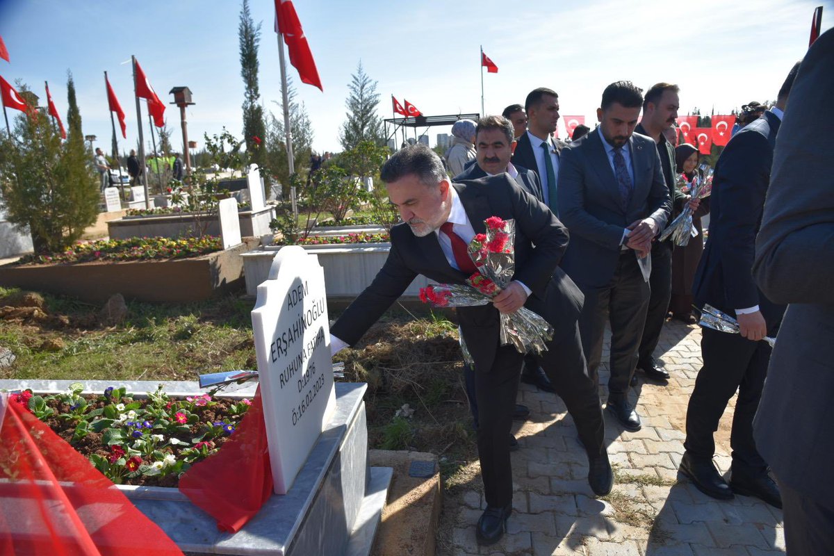 6 Şubat depremlerinde hayatını kaybeden vatandaşlarımızı kabirleri başında rahmet ve dua ile yâd ettik. Makamları âli olsun.