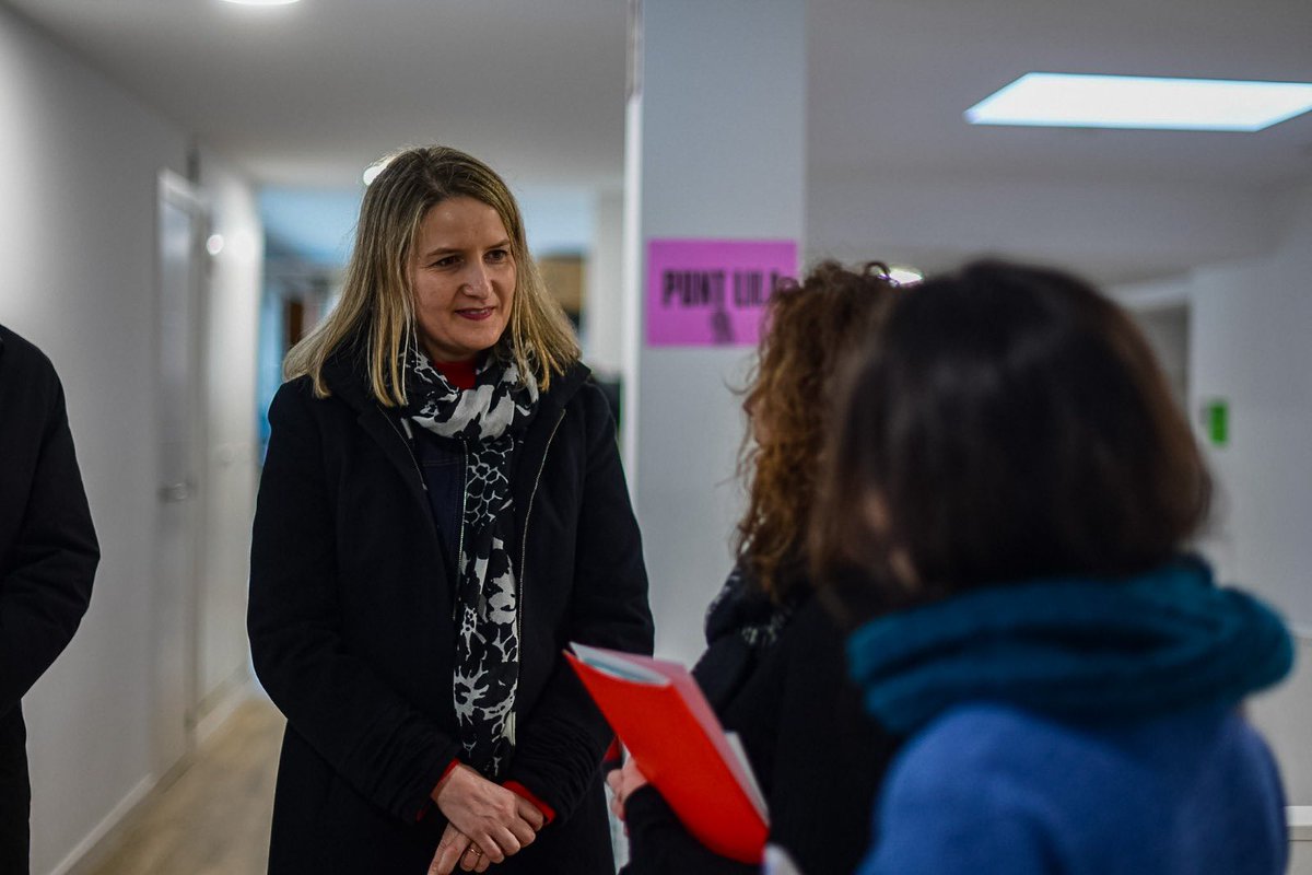 monicambravo's tweet image. A #Salt, reunió amb l’alcaldessa Cristina Alarcón i el seu equip @ViladeSalt per continuar treballant conjuntament en l’àmbit social.

Passejada pel barri Centre fins al Barri Gaudí i trobada amb les Cosidores de Salt i l’entitat A-porta.

Proximitat, escolta i treball compartit