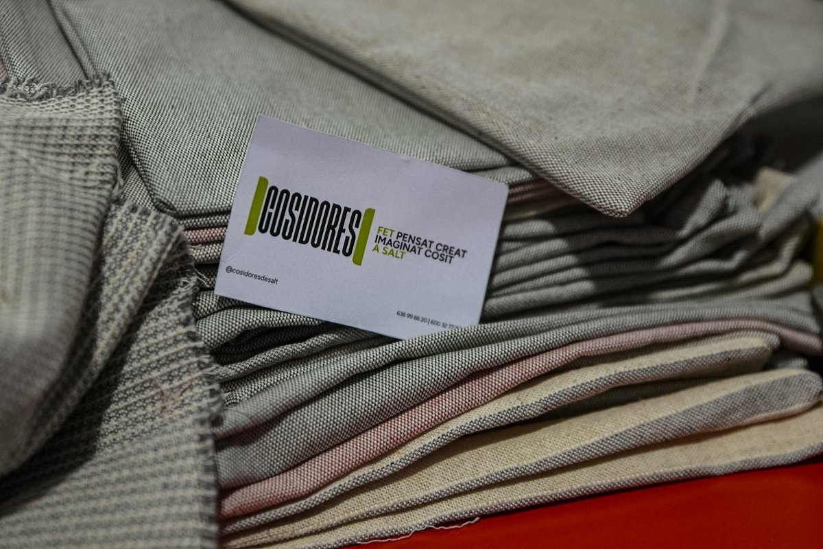 monicambravo's tweet image. A #Salt, reunió amb l’alcaldessa Cristina Alarcón i el seu equip @ViladeSalt per continuar treballant conjuntament en l’àmbit social.

Passejada pel barri Centre fins al Barri Gaudí i trobada amb les Cosidores de Salt i l’entitat A-porta.

Proximitat, escolta i treball compartit