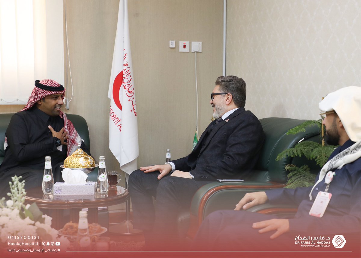 انطلاقًا من دورنا في تعزيز التكامل بين الجهات الصحية،
تم توقيع اتفاقية تعاون مع هيئة الهلال الأحمر السعودي،
وذلك بهدف دعم منظومة الخدمات الصحية، ورفع مستوى الجاهزية والاستجابة للحالات الطارئة،
وتبادل الخبرات بما يسهم في تحسين جودة الرعاية المقدمة،
ويعكس التزام الطرفين بخدمة