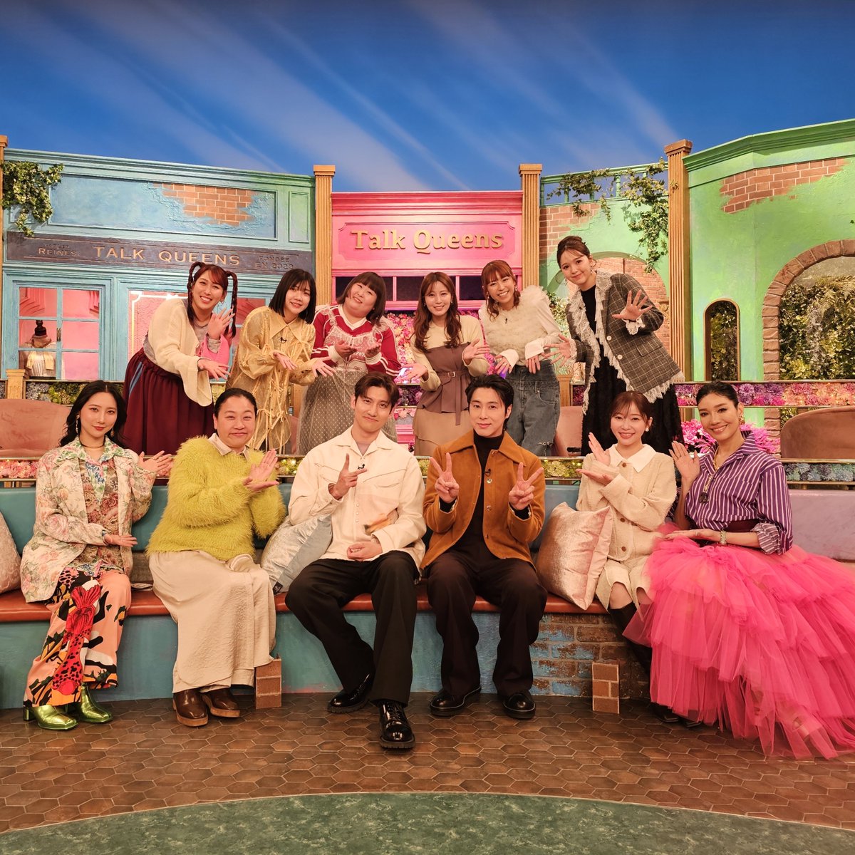 本日23:00より、フジテレビ「トークィーンズ」に東方神起が出演いたします！

ファンクラブ【STAFF REPORT】も明日公開予定📷✍️
bigeast.smtown-fc.jp

放送をお楽しみに✨

#東方神起 #TOHOSHINKI #トークィーンズ