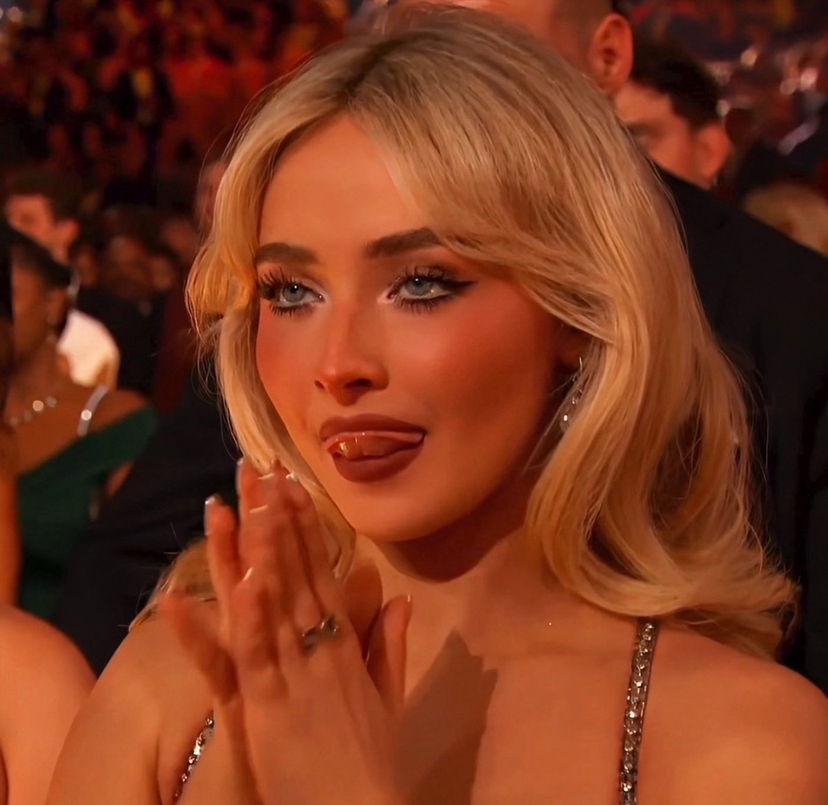 JazzLikesToGame's tweet image. How I look at JRPG’s releasing with an 80 hour story minimum, a level up screen and a skill tree