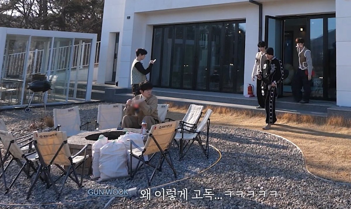 틈만 나면 연애 드라마 한 장면이 되는 두 사람