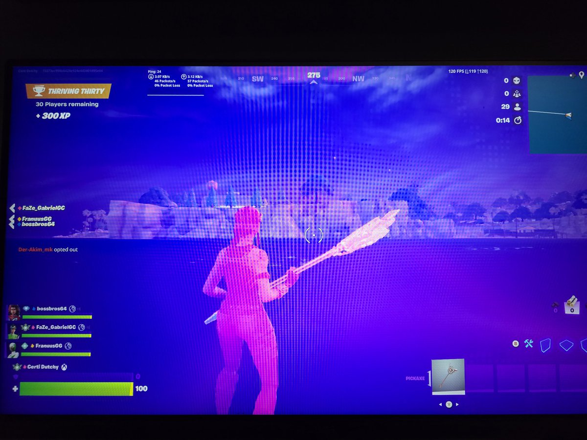 Dutchy__Gaming's tweet photo. @FortniteStatus  Please turn the game down. Because its full of buggs!! Me and my squad get load in reload ranked but NOT on the map and in the storm.. Cant walk nothing. Dird of storm damage obviously. https://t.co/p1dN5fsEiK