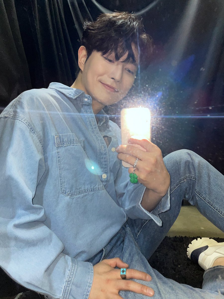 Majestydune's tweet image. 내가 사랑하는 거울셀카