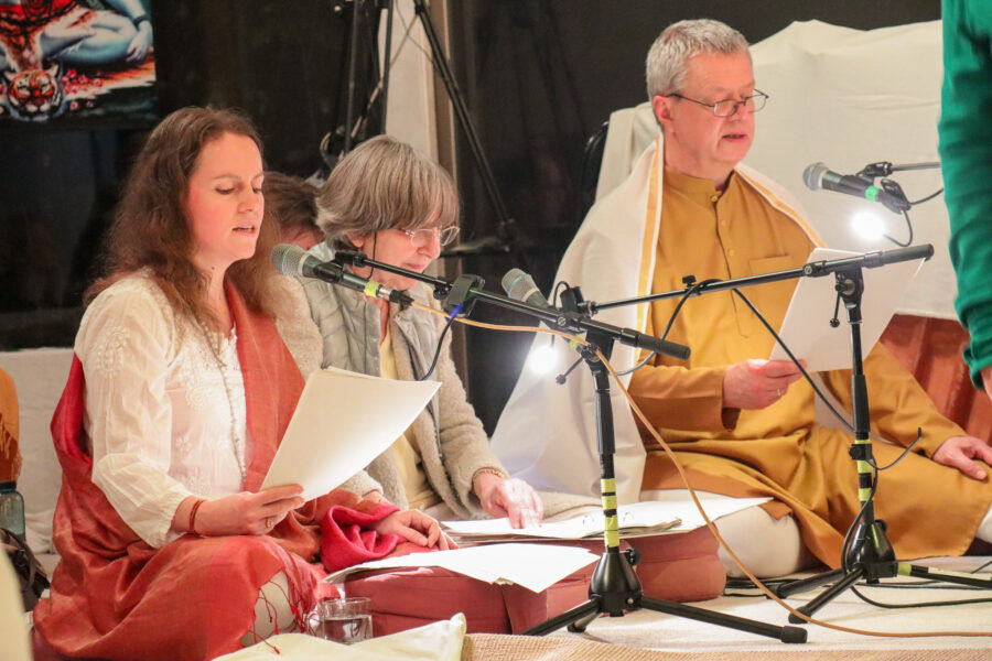 Shivaratri verbindet Menschen aus unterschiedlichen Ländern, Kulturen und Generationen – getragen von gemeinsamer Praxis.
#Mahashivaratri #YogaVidya #Vielfalt