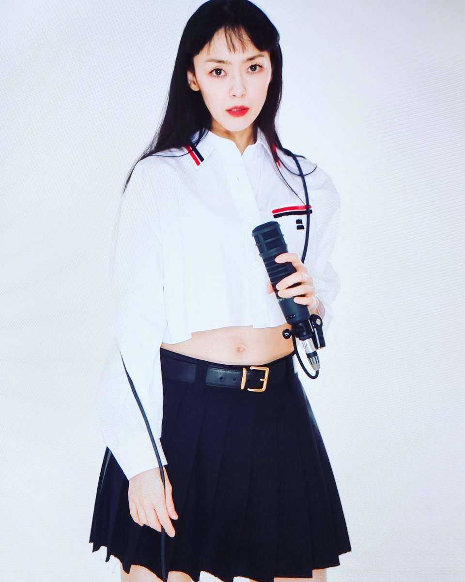 오늘의 김윤아………
스쿨밴드윤아를드디어보다 🫠