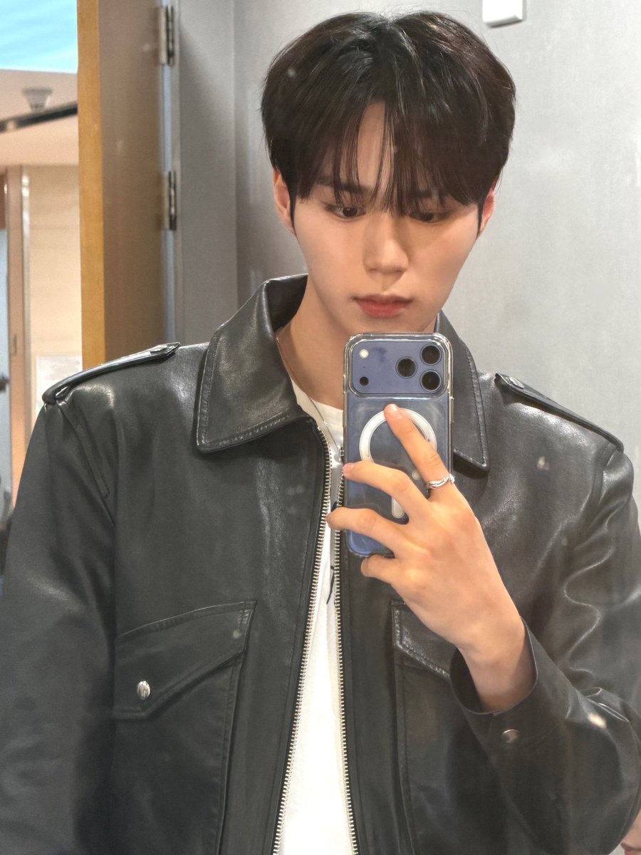 junseompreg's tweet image. 260205 junseo plus chat update! 💬 

“thanks to allyz, i had a happy day today as well 🍀🤍 have sweet dreams 🥰🫶”