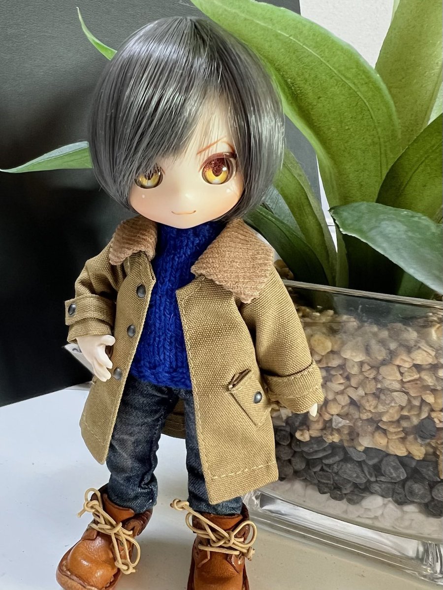 LOG_HAL's tweet photo. 色の紹介を繋げていきます。

ロイヤルブルー。
普通に撮ると影になるので結構重めの青色になりがちですが、明るめに撮ると結構鮮やかな青色です。

モデル着用(セーター以外のお品物)
1枚目
🧥@yohocap2 
👖@PluG_closet 
👢@plusbeans_oku 

2枚目
🧥@AffettoAmoroso_ 
👖@ntm1169 
👢@PluG_closet https://t.co/XeAmpiQC2a
