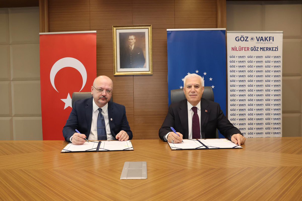 Bursa Büyükşehir Belediyesi ve Göz Nuru Koruma Vakfı arasında imzaladığımız iş birliği protokolüyle, okul öncesi ve ilköğretim öğrencilerimiz için göz sağlığı hakkında bilgilendirme dönemini başlatıyoruz.

Erken teşhisle çocuklarımızın geleceğine ışık tutuyor, sağlıklı bir Bursa
