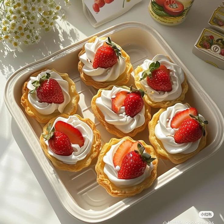 violettweets_'s tweet image. blueberry or strawberry?