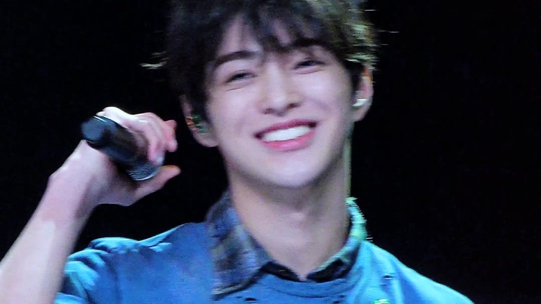 keonholds's tweet photo. please never ever let anyone take #keonho smile away <3 https://t.co/1QgMNbjEb4