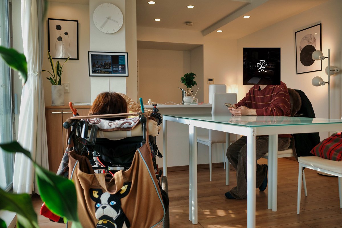 本日は、寝たきり社長のSNS運用について打ち合わせ…！

「もっと多くの方に届けるには？」をテーマに、  
インフルエンサーの方と壁打ちしながら、一緒に作戦を練ってきました🤔