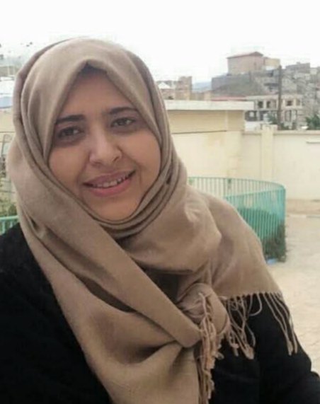 لا يُغتال صوت أشواق الشميري وحده بل تُغتال أشواق الوطن
حين تتحول العدالة إلى تضامن انتقائي تُترك النساء المستقلات وحدهن في سجون #الحوثي بصمت
قضية أشواق وحنان وسارة ليست استثناء بل اختبار لضميرنا الجمعي
#افرجو_عن_اشواق
اقرأوا المقال كاملًا 👇