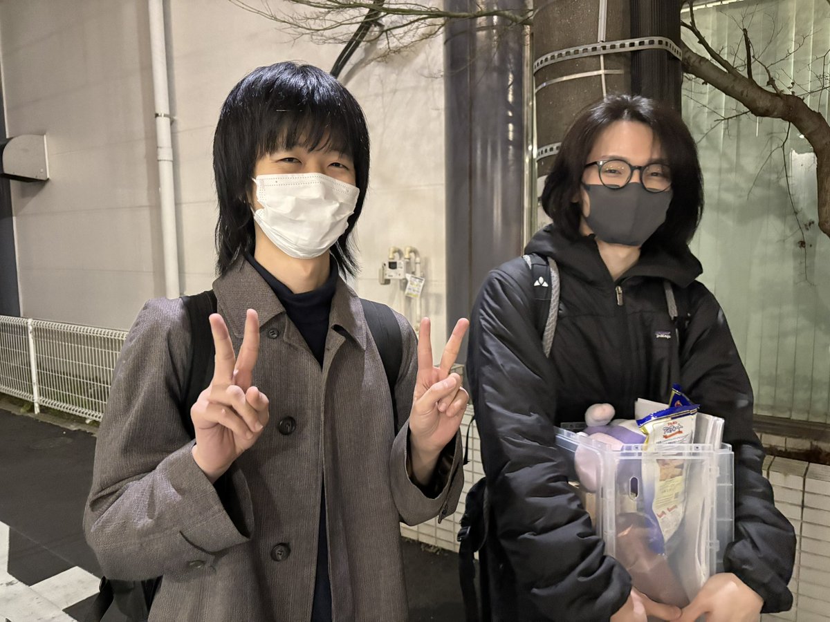 #チャミチャム
稽古をちゃっかり！
本日は音楽担当のYosuke Sacaiさんが稽古場に来てくれました！ﾁｬﾐﾁｬﾑに劇伴が入るのは初めてなのでもうこれからどんな音楽の中に浮かべるのかとかく楽しみであります 左の写真はひげ茶と宇城さんが連れてきたチンプイです チンプイって大好きなんだ...