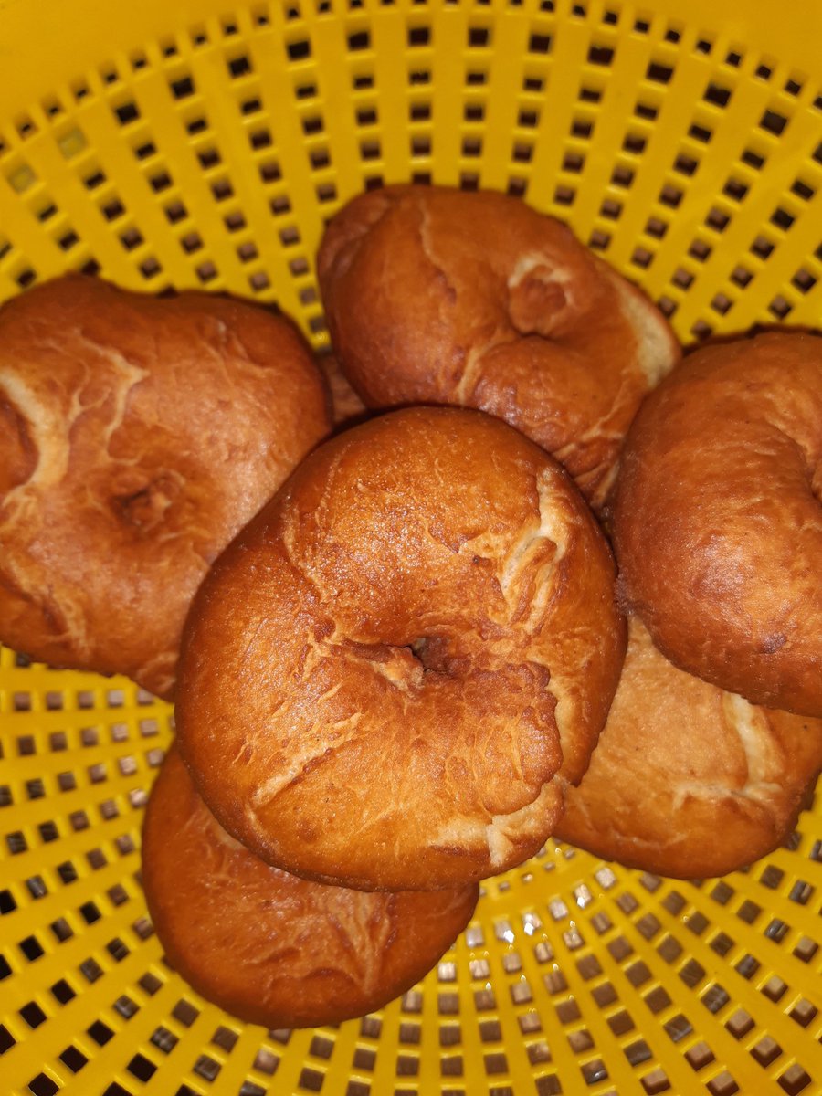 shubby_endy's tweet image. Consistency is key 🔑 
Since it’s Thursday, let’s throw back to my first time making doughnuts vs now 

Don’t give up 
It will get better 
#cakes #abeokutabaker #bakery #naijabaker