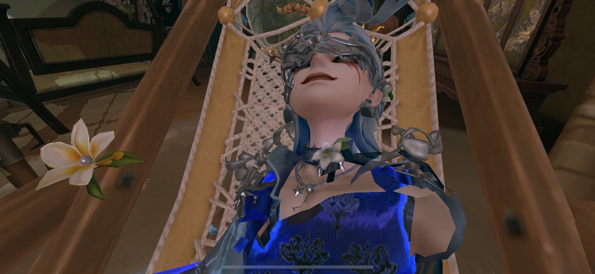 PeeperItha tweet media