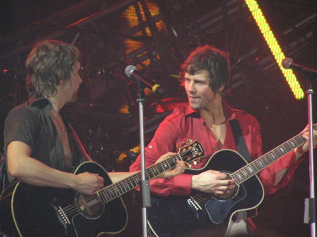 DailyTakeThat's tweet image. 